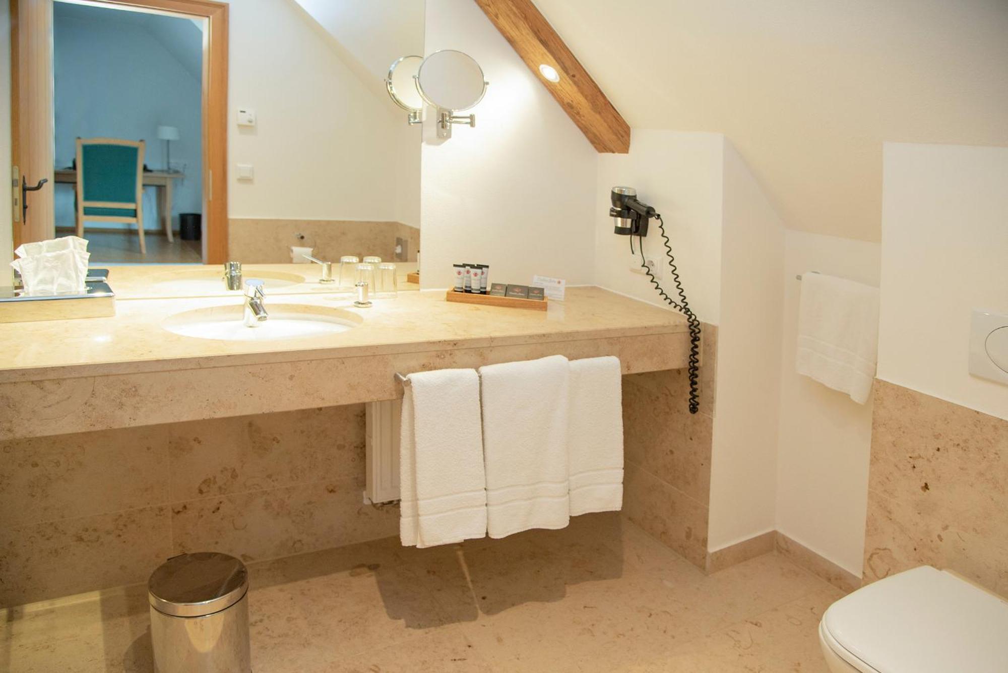 Gutshofhotel Winkler Braeu Lengenfeld  Exterior photo